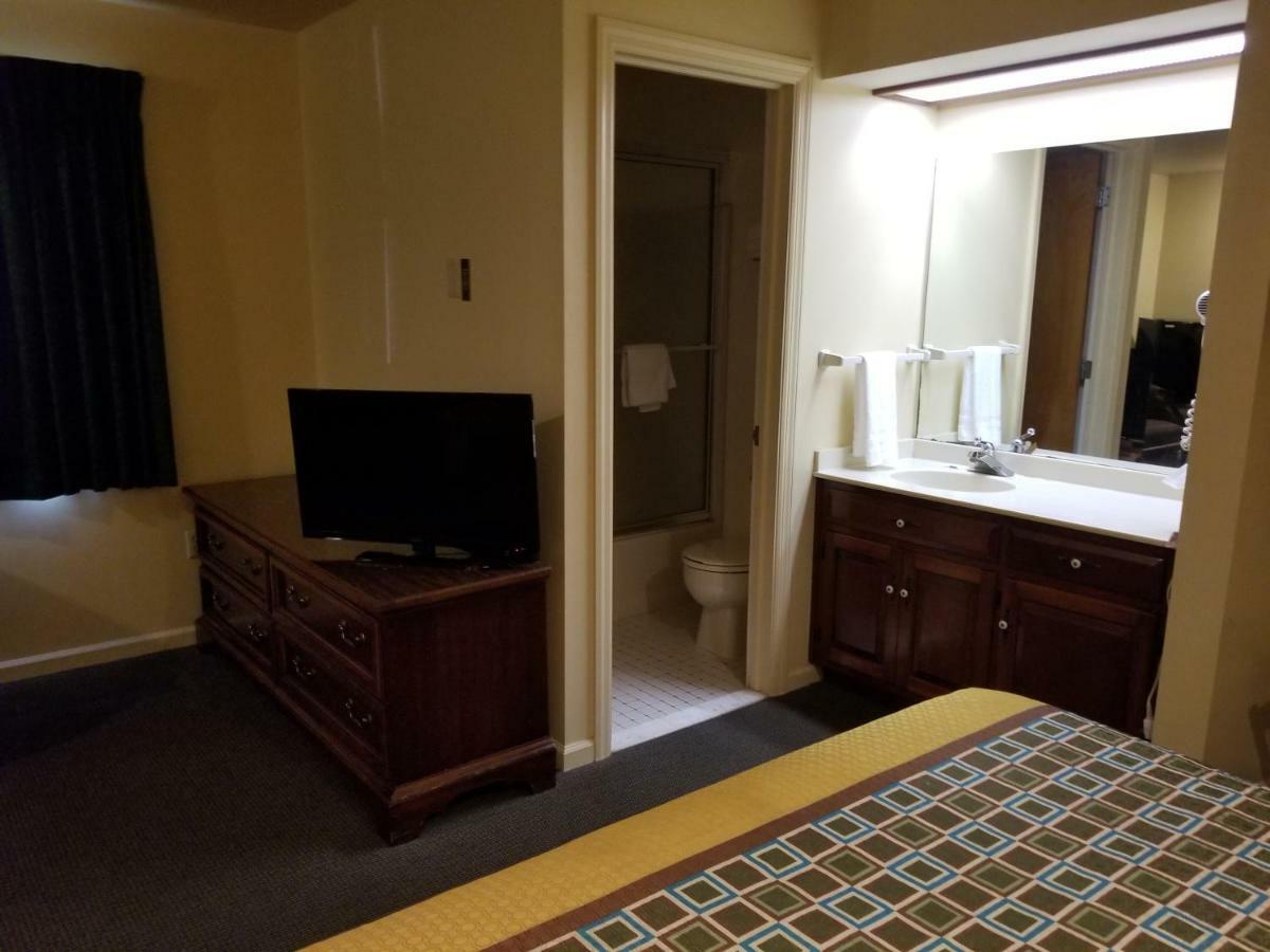 Classic Inn Lancaster Smoketown  Экстерьер фото